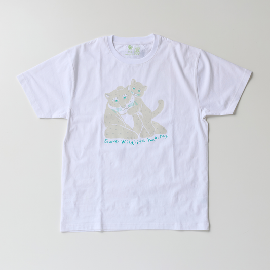 オーガニックコットン Tシャツ ユキヒョウの親子のリラックスタイム 白地