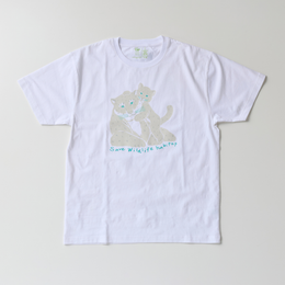 オーガニックコットン Tシャツ ユキヒョウの親子のリラックスタイム 白地 男女兼用