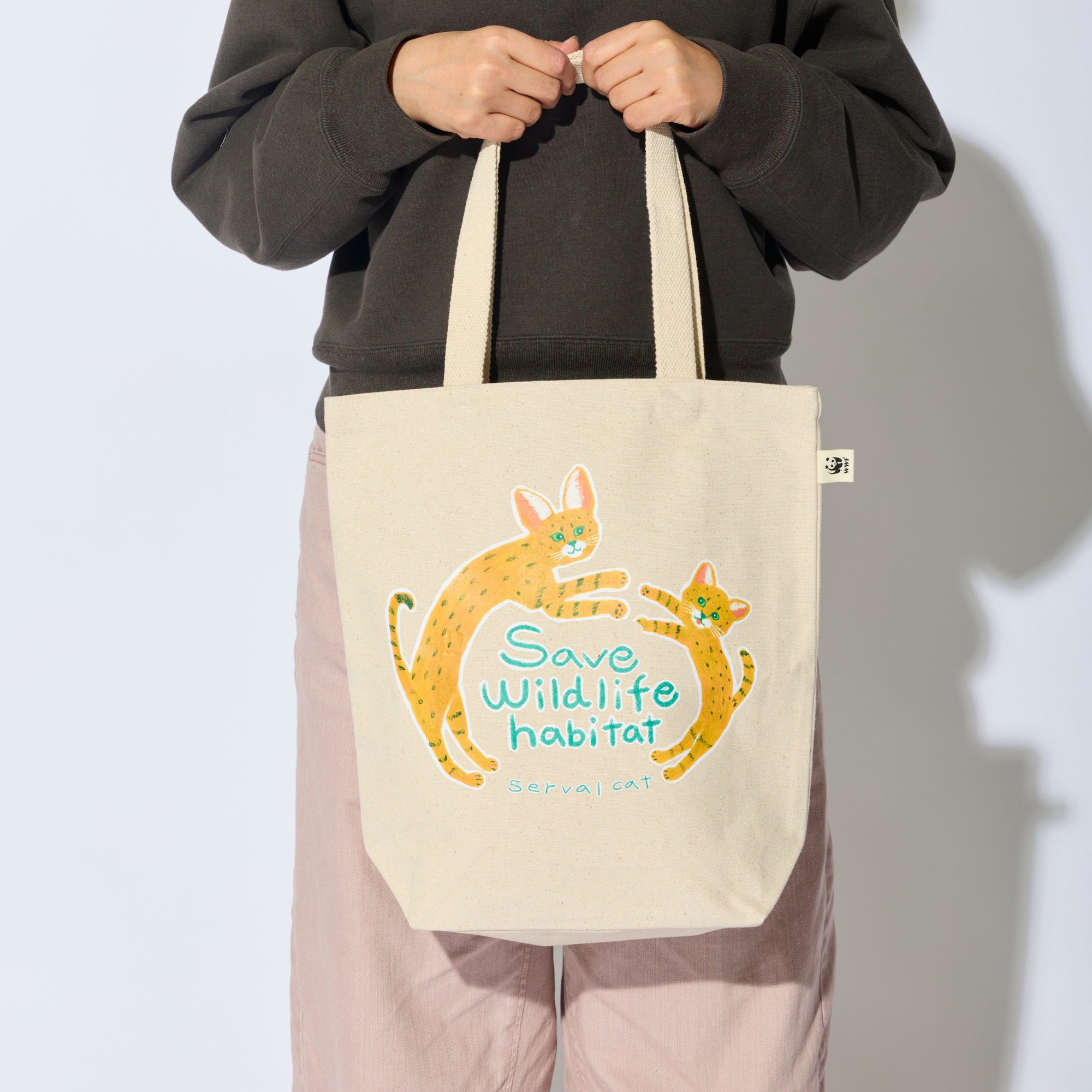 サーバル親子のジャンプ 縦長トート – WWFジャパン PANDA SHOP