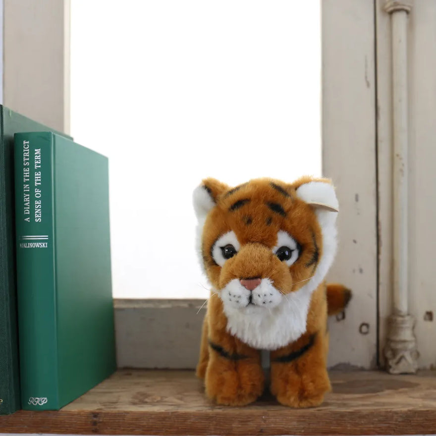 BON TON TOYS WWF  TIGER